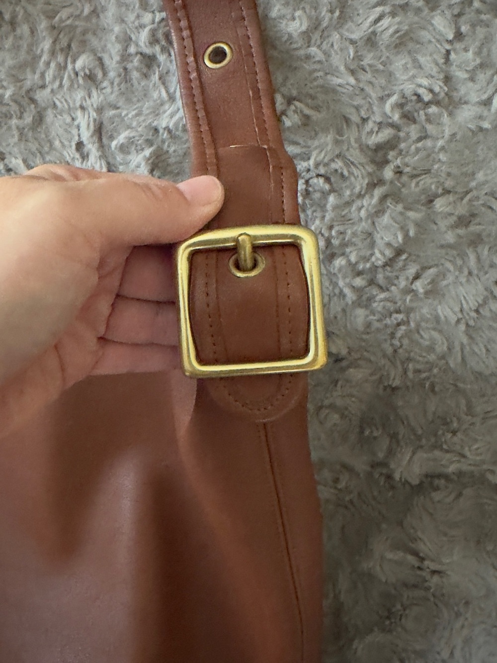 Coach British Tan Vintage Duffle Sac Style # J6D-9085 - Picture 5 of 10